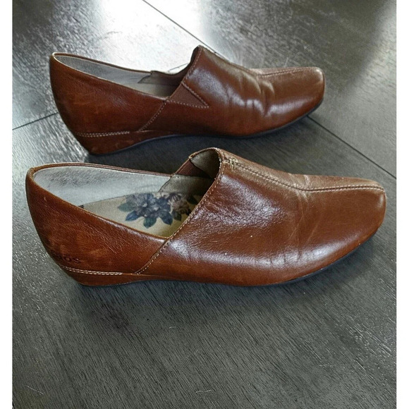 Taos Scheme Brown Leather Flats Loafers Size 8 Lagenlook Minimalistic Distressed - Picture 3 of 11